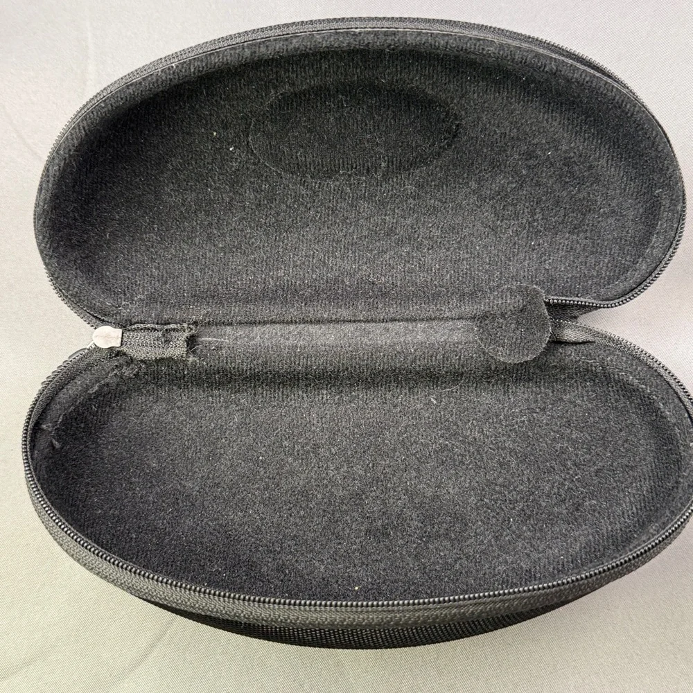 Oakley Black Hard Shell Sunglasses Case‎ Zipper Closure Authentic
